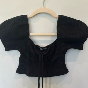 Zara black crop top with puffy sleeves and long tie in front, size M